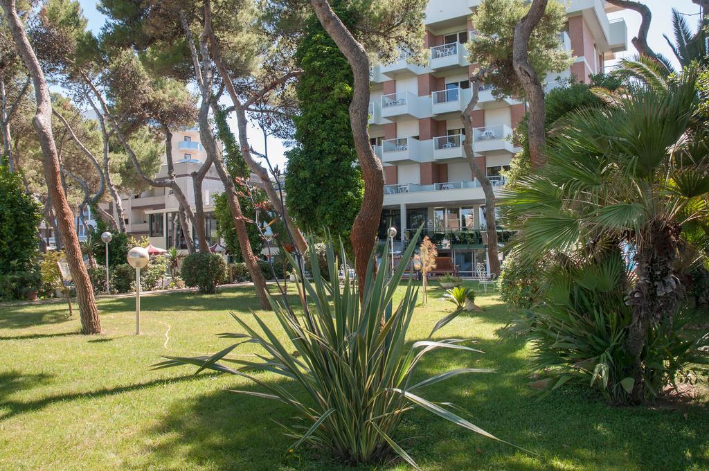 Hotel Atlantic Giulianova Zewnętrze zdjęcie